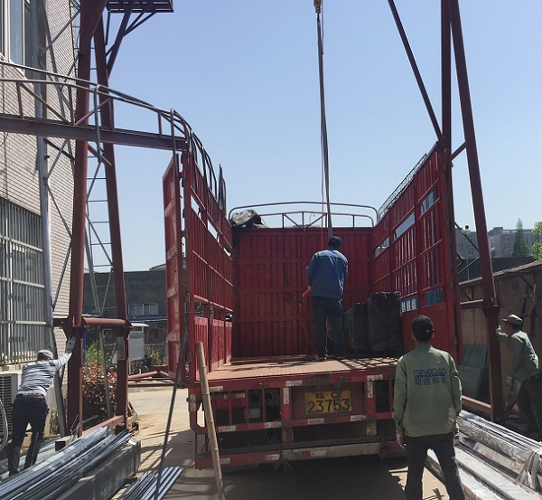 標(biāo)識牌發(fā)車